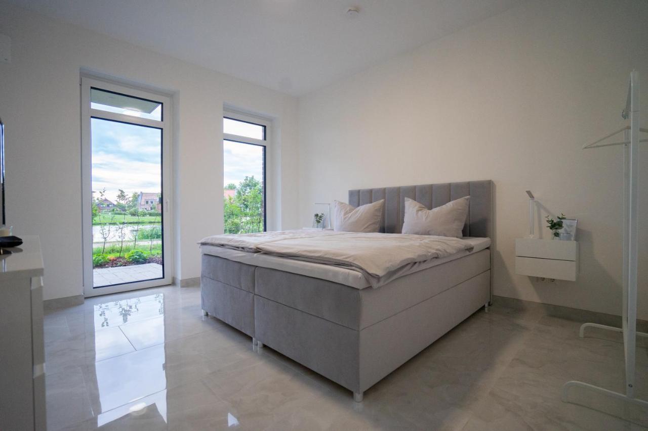 Tomkes Ferienwohnung Am See Rhauderfehn المظهر الخارجي الصورة